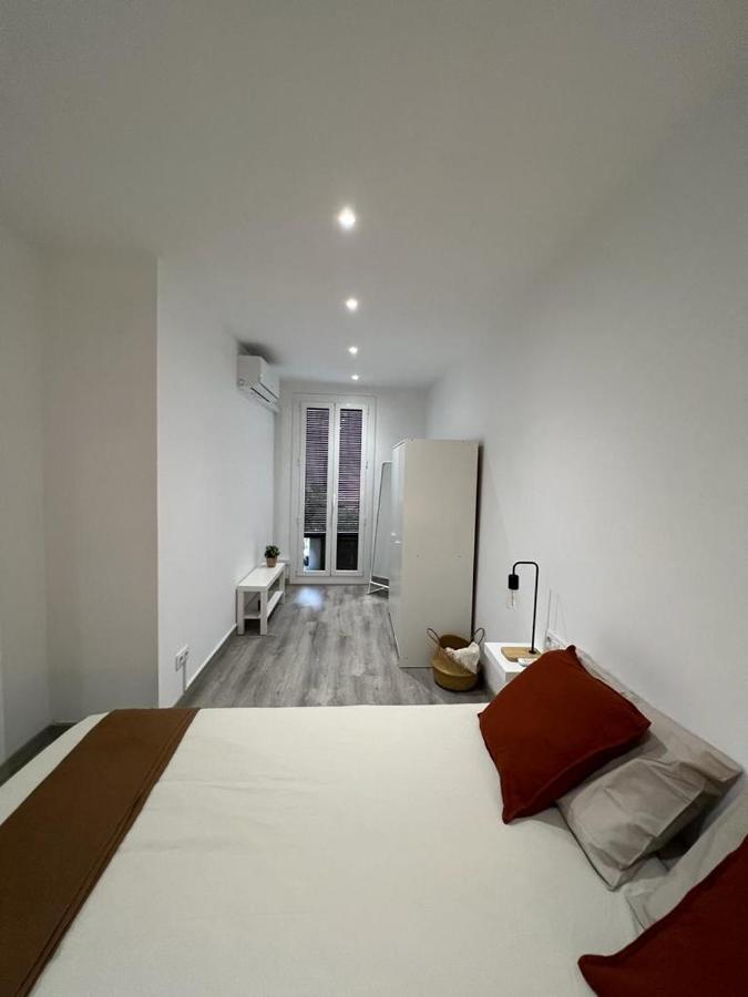 Amistat House Hotell Barcelona Exteriör bild